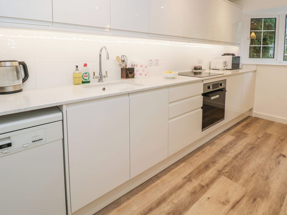 Fridge, dishwasher, electric kettle, toaster