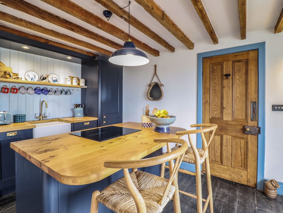 Fridge, dishwasher, toaster, cookware/dishes/utensils