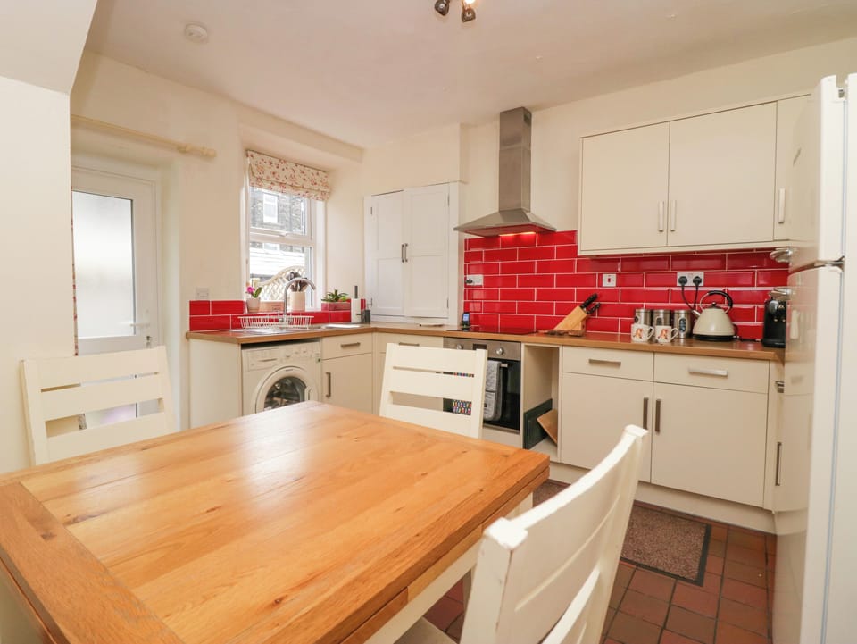 Fridge, dishwasher, cookware/dishes/utensils