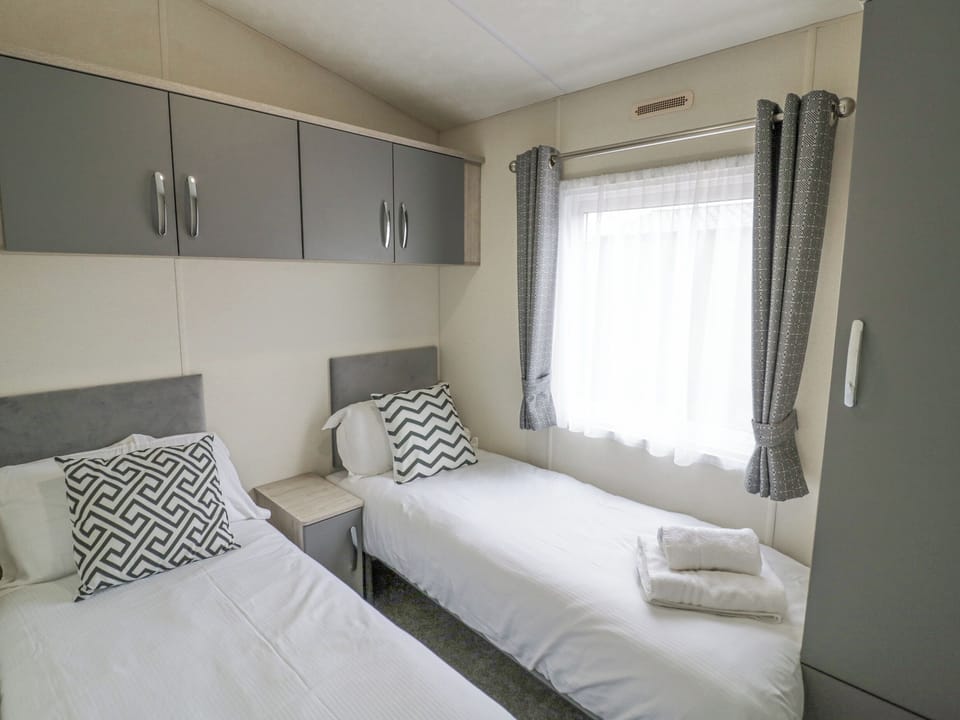 2 bedrooms, individually decorated, individually furnished, free WiFi