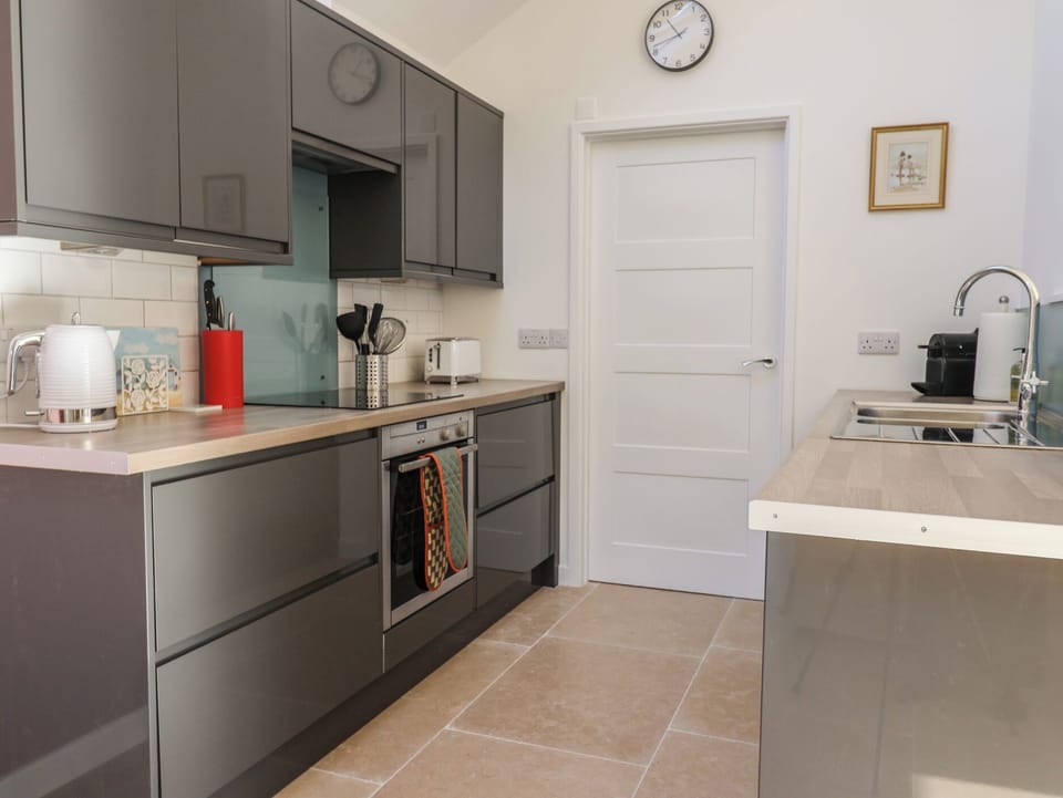 Fridge, dishwasher, electric kettle, toaster