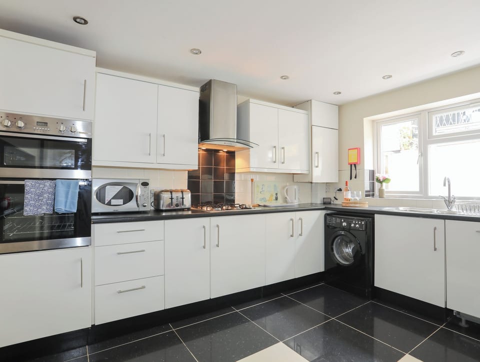 Fridge, dishwasher, electric kettle, toaster