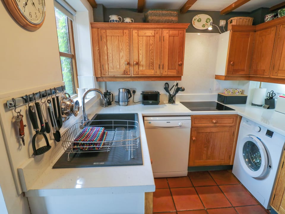 Fridge, dishwasher, electric kettle, cookware/dishes/utensils