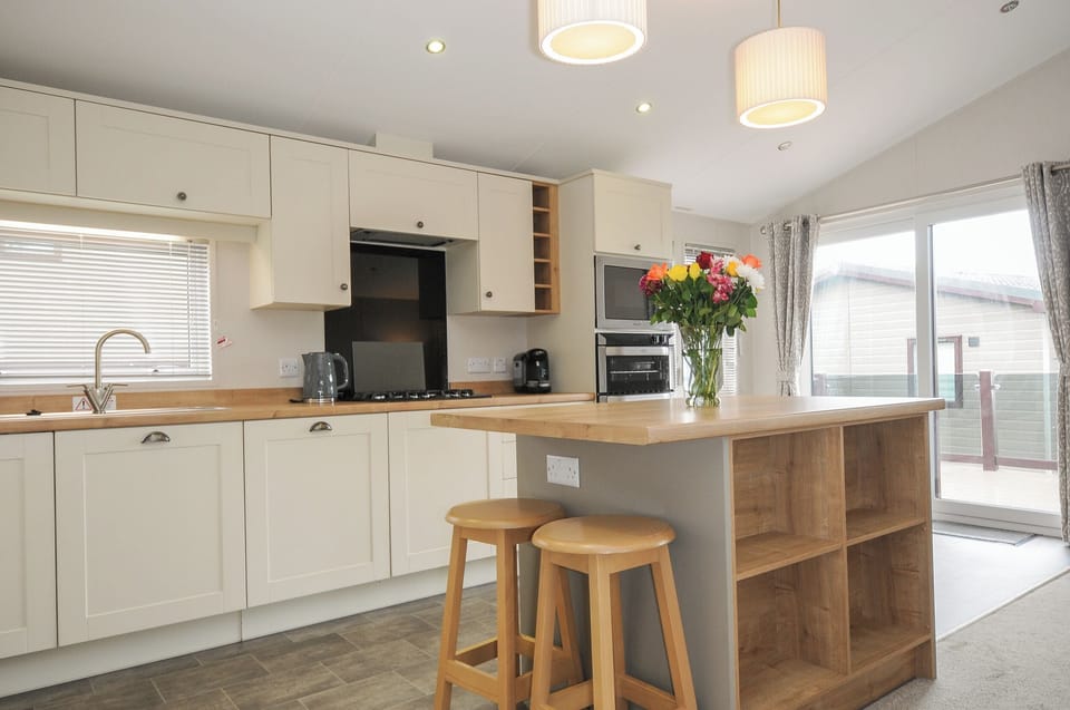 Fridge, dishwasher, electric kettle, toaster