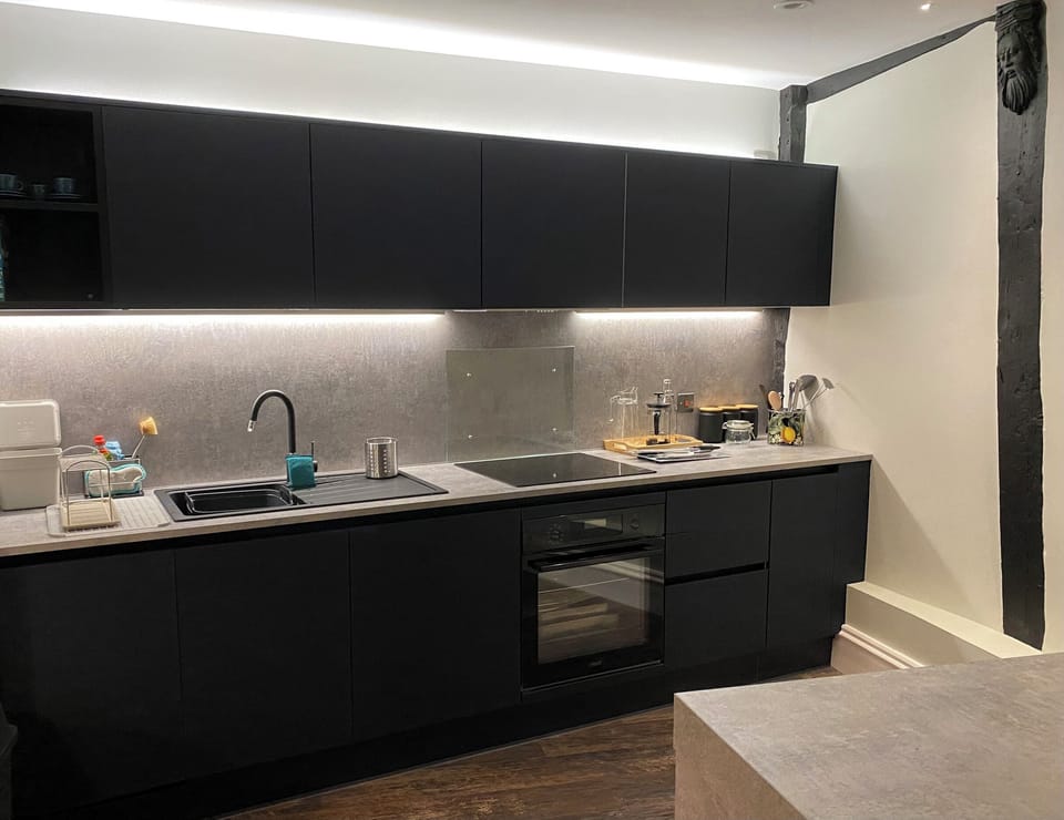 Fridge, dishwasher, electric kettle, toaster