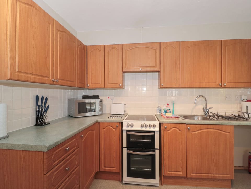 Fridge, dishwasher, electric kettle, toaster