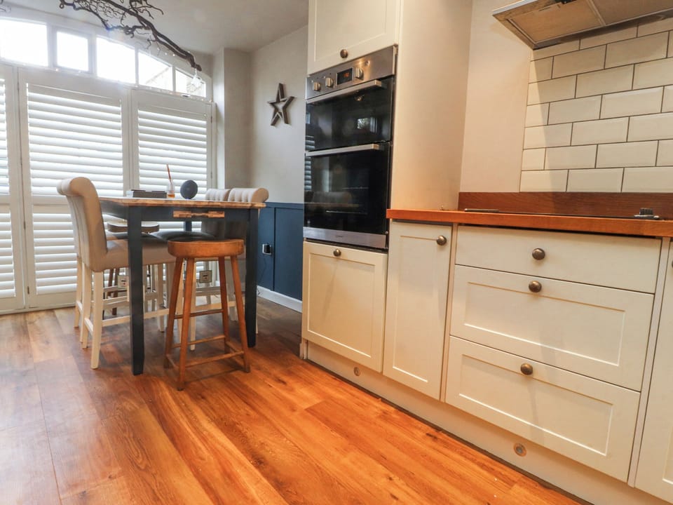 Fridge, dishwasher, electric kettle, toaster