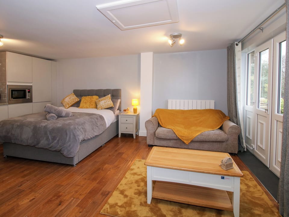 1 bedroom, individually decorated, individually furnished, free WiFi