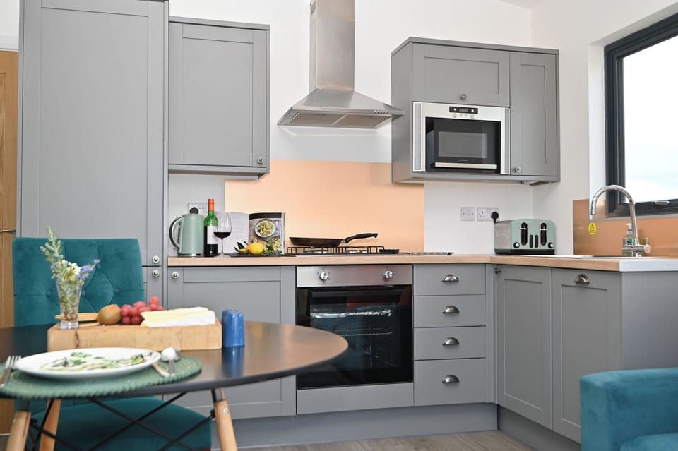 Fridge, dishwasher, electric kettle, toaster
