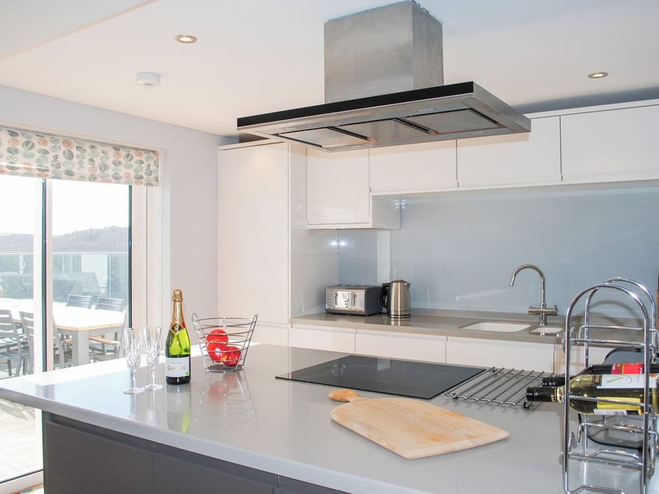 Cottage | Private kitchen | Fridge, dishwasher, cookware/dishes/utensils