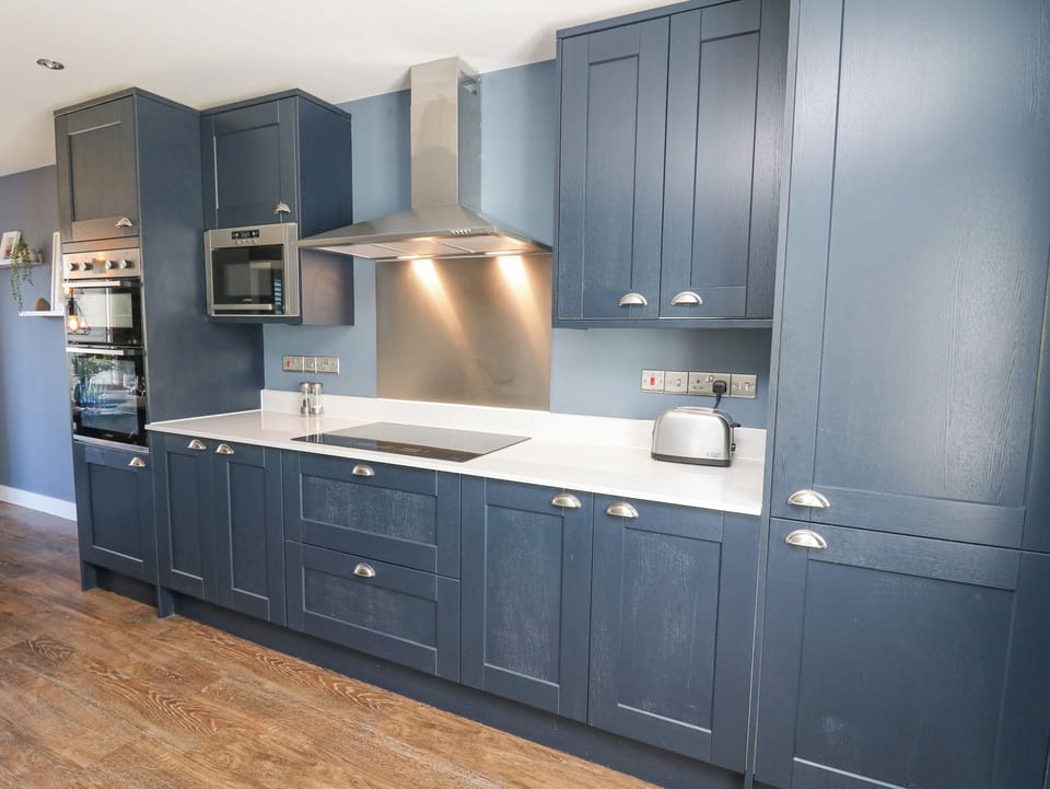 Fridge, dishwasher, electric kettle, toaster
