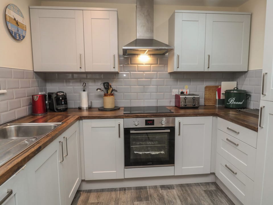 Fridge, dishwasher, electric kettle, toaster