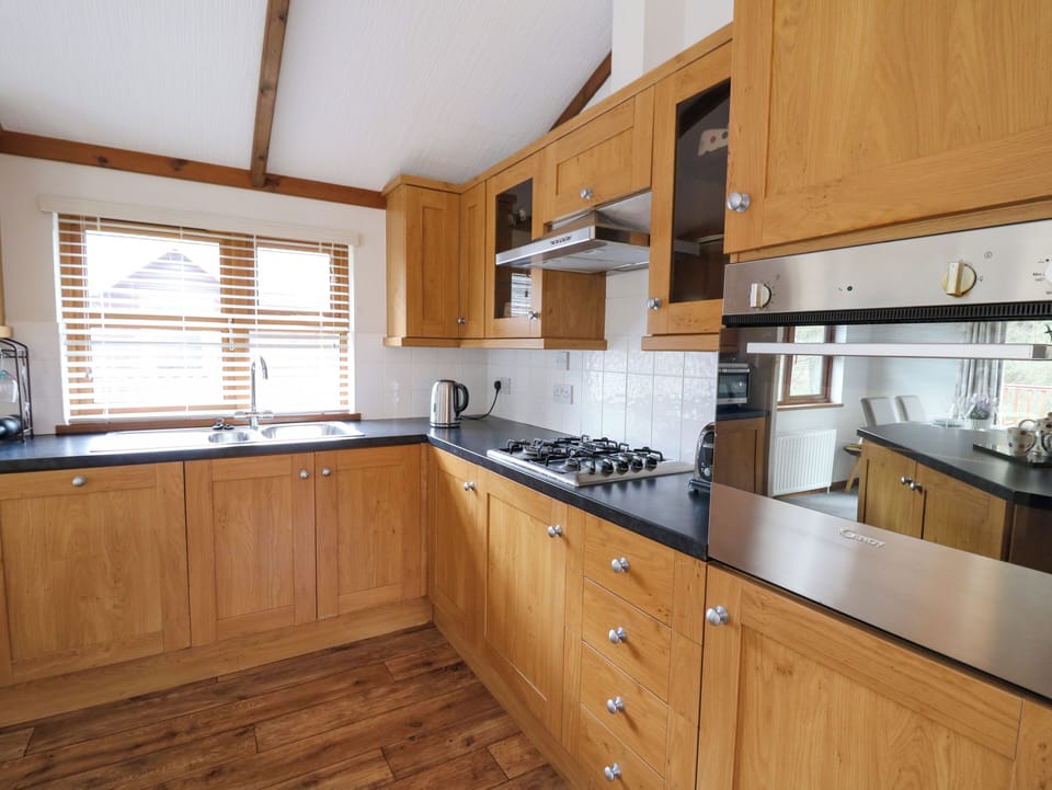 Dishwasher, cookware/dishes/utensils