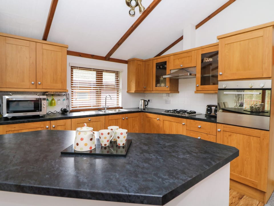 Dishwasher, cookware/dishes/utensils