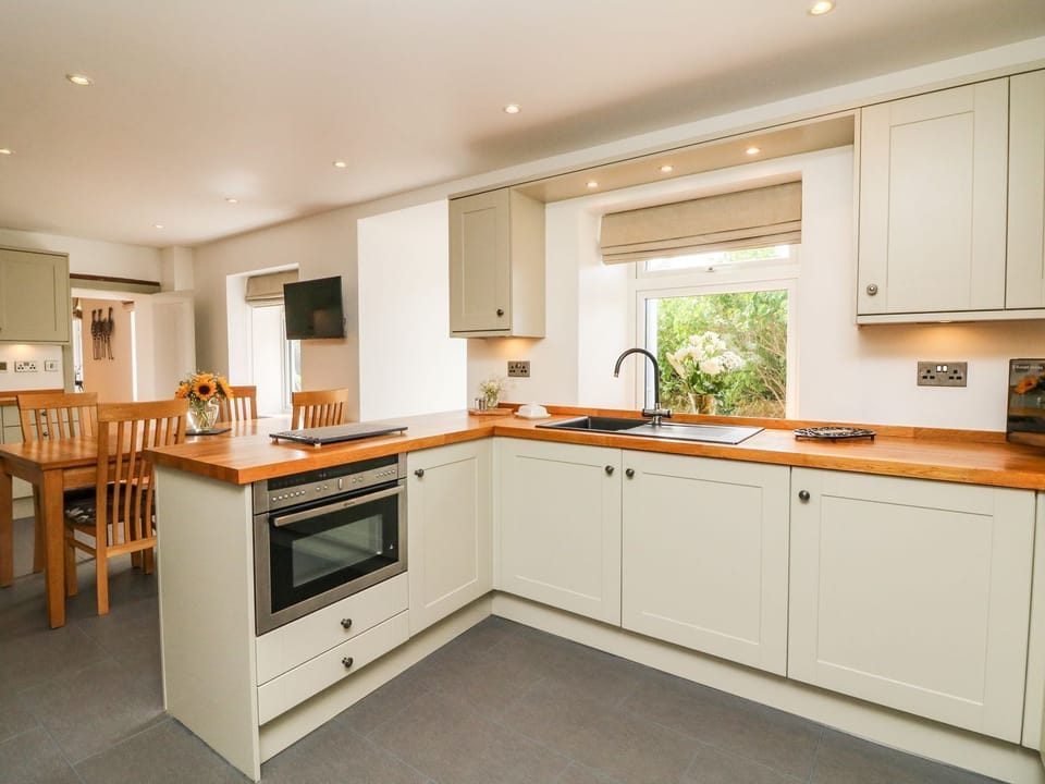 Fridge, dishwasher, electric kettle, toaster