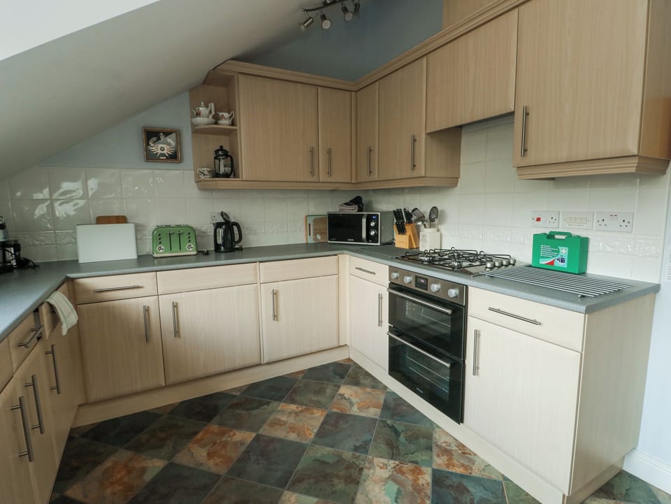 Fridge, dishwasher, electric kettle, toaster