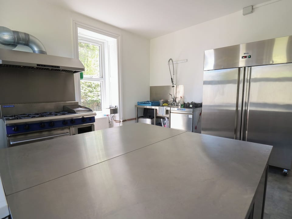 Dishwasher, cookware/dishes/utensils