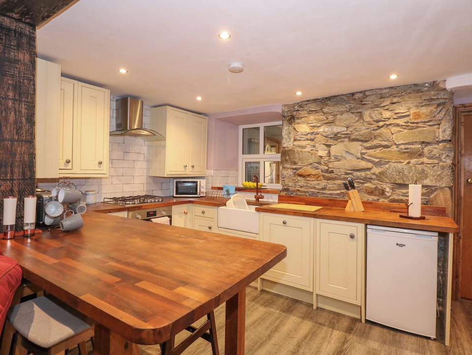 Fridge, dishwasher, electric kettle, toaster