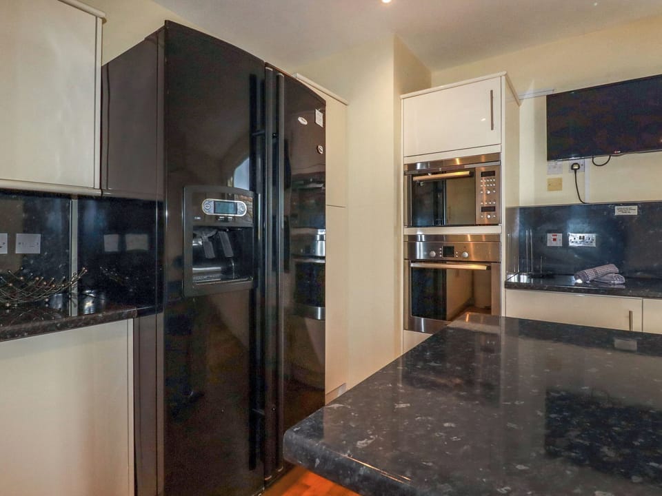 Fridge, dishwasher, electric kettle, toaster