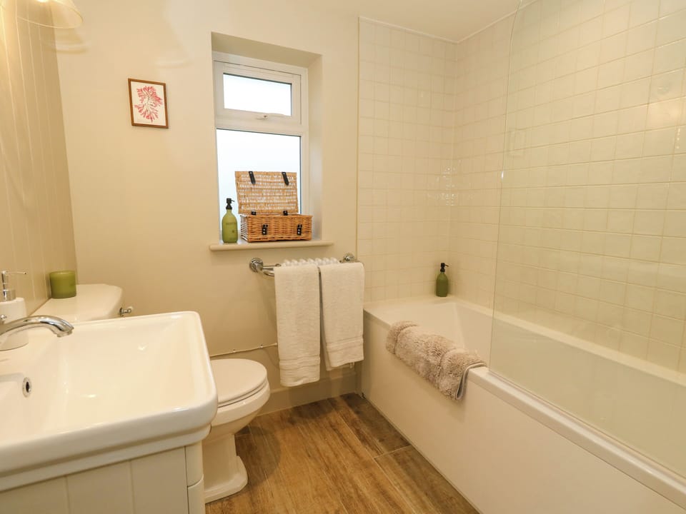Hide-a-way Cottage in Weymouth