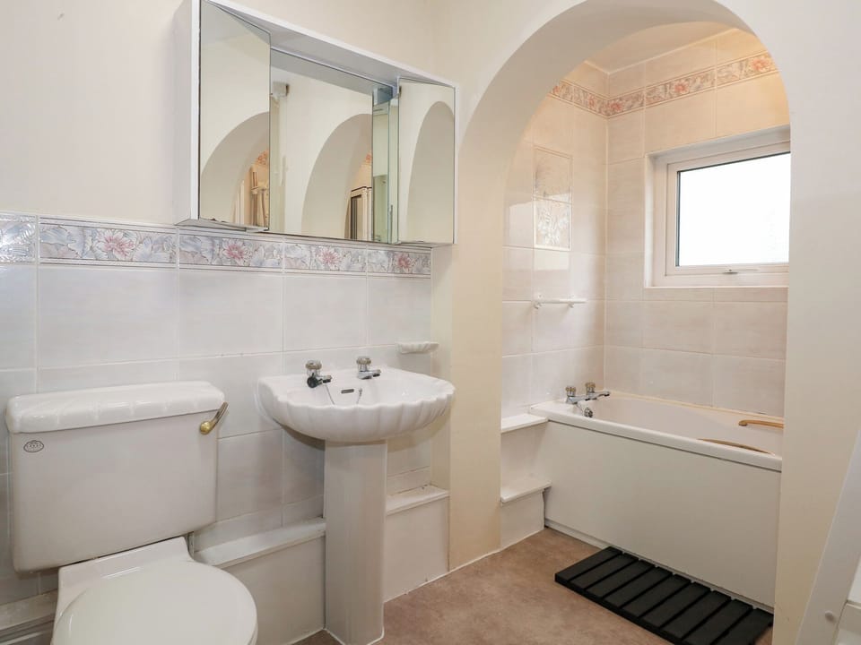 11 South Snowdon Wharf Cottage in Porthmadog