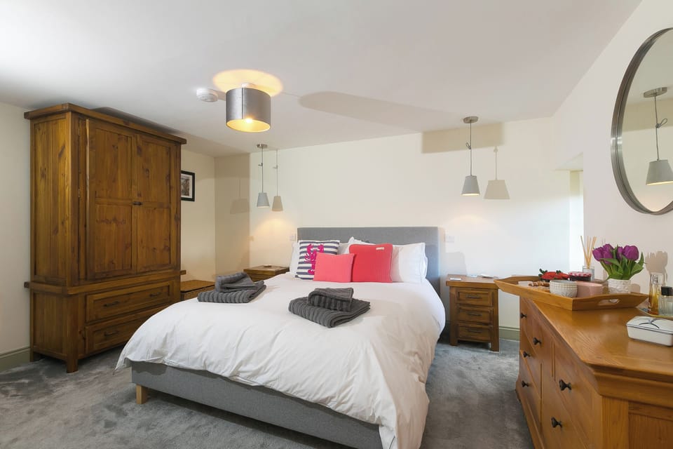 3 bedrooms, individually decorated, individually furnished, free WiFi