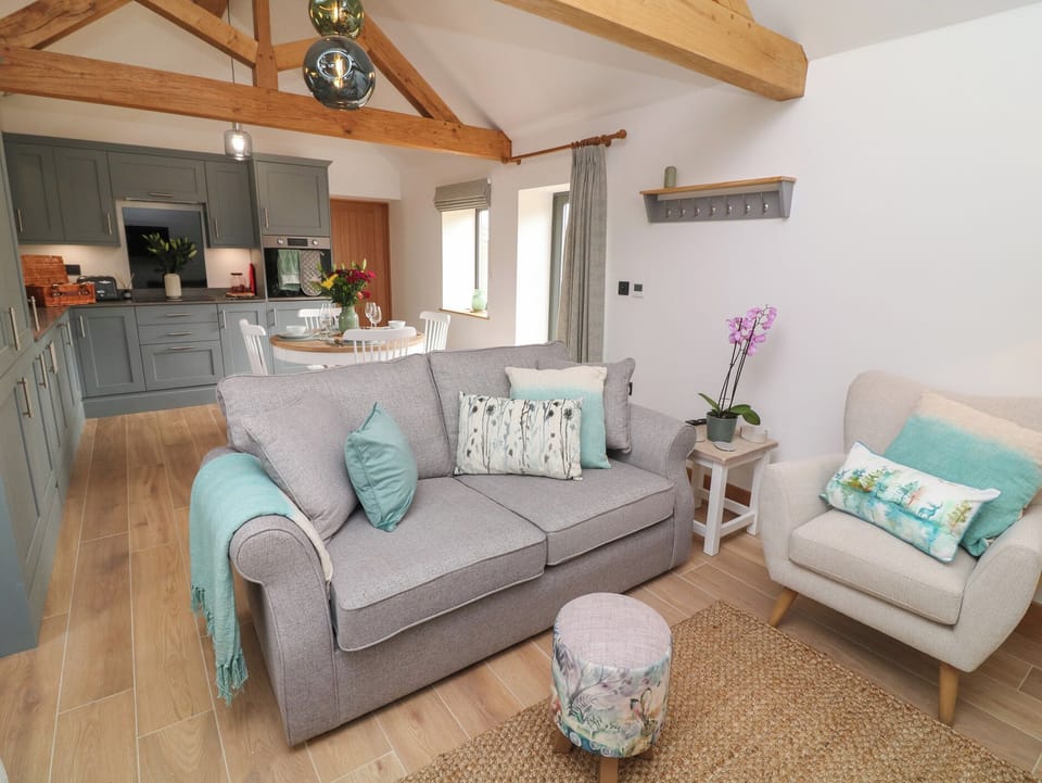 Cottage | Living area | Fireplace