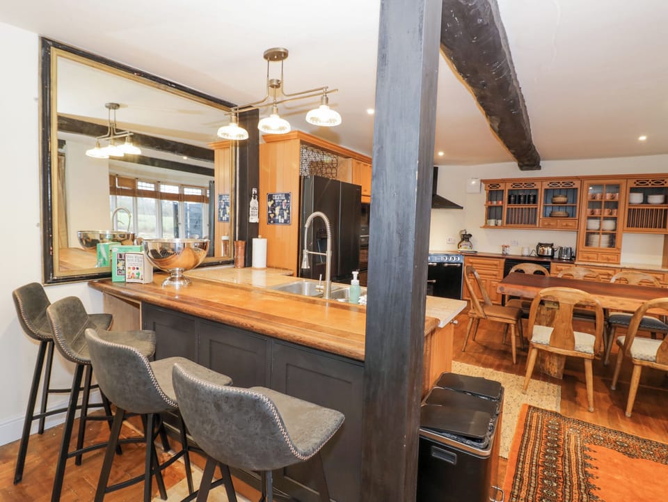 Fridge, dishwasher, electric kettle, toaster