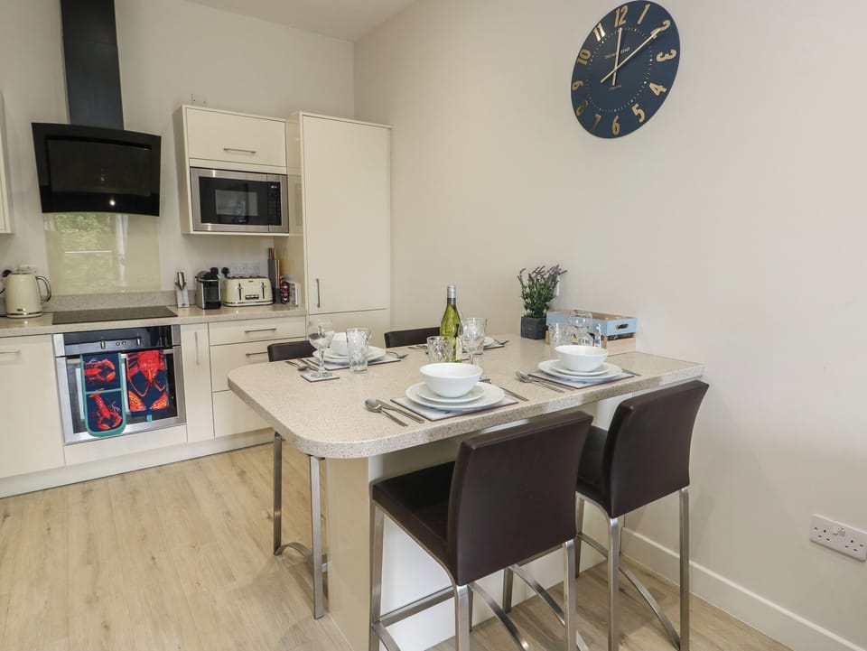 Fridge, dishwasher, electric kettle, toaster