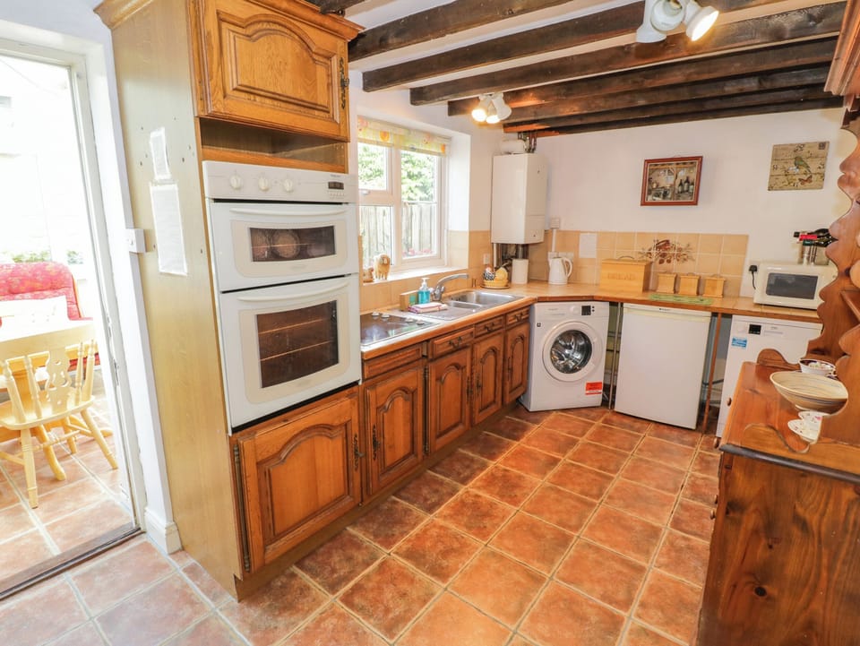 Fridge, dishwasher, electric kettle, toaster