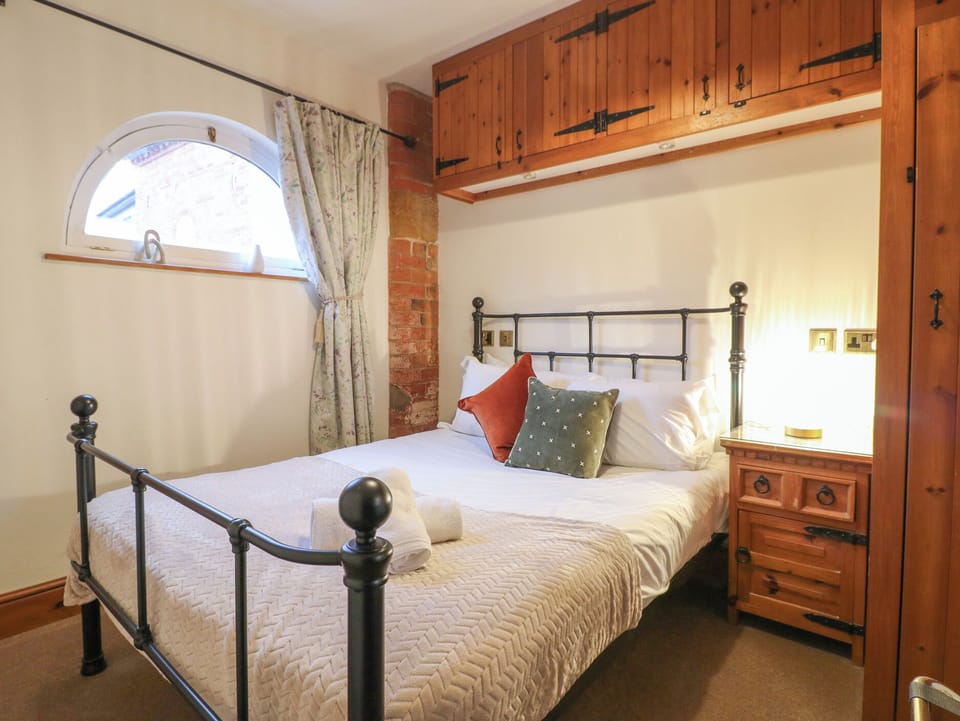 1 bedroom, individually decorated, individually furnished, free WiFi
