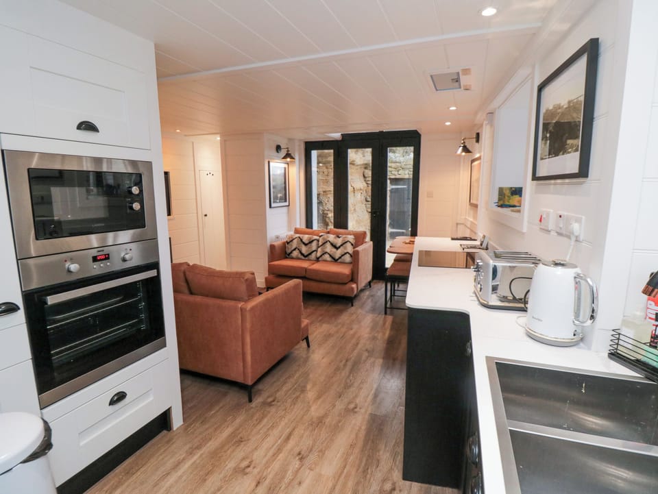 Electric kettle, cookware/dishes/utensils