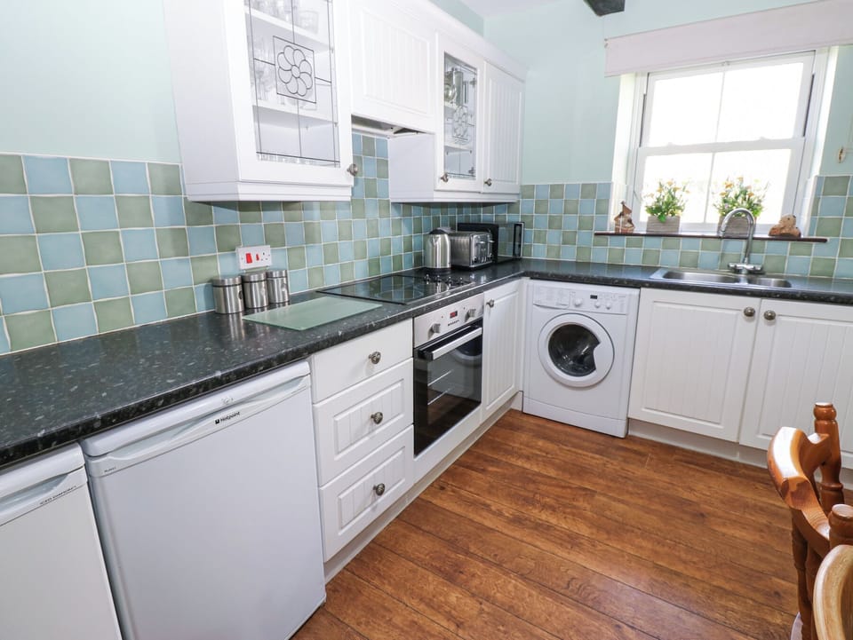 Fridge, microwave, dishwasher, toaster