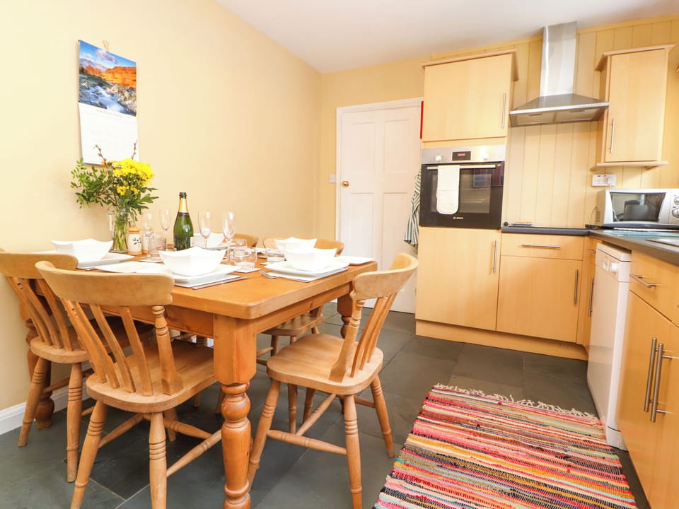 Fridge, dishwasher, cookware/dishes/utensils