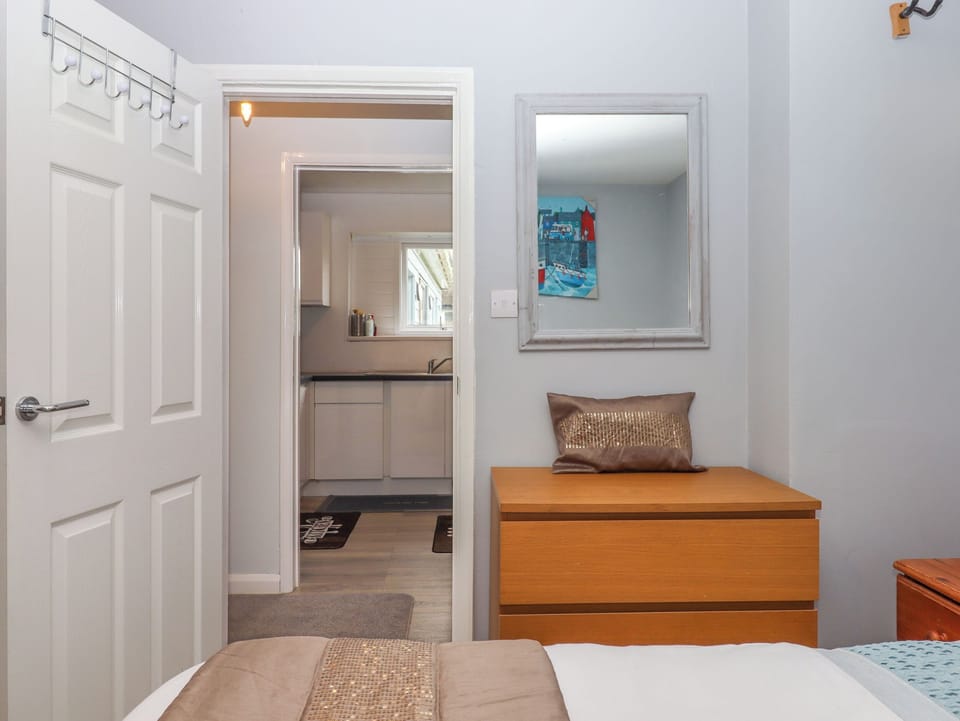 Brixham Breeze Cabin Cottage in Brixham
