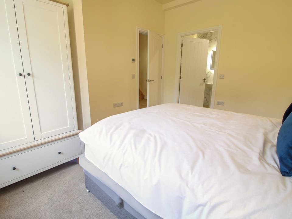 4 bedrooms, individually decorated, individually furnished, free WiFi