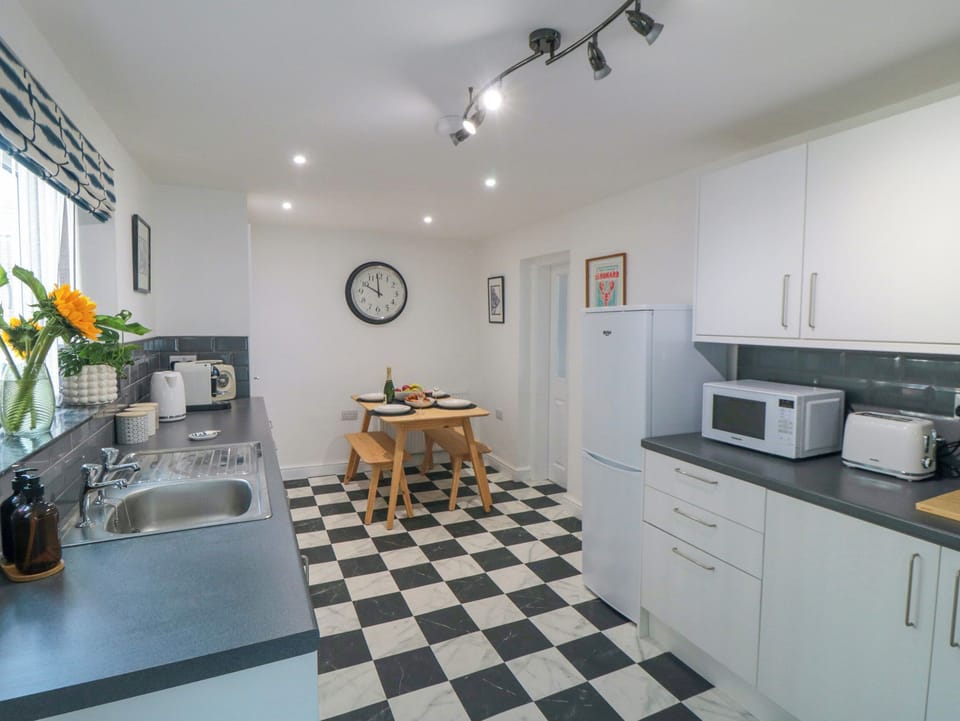Fridge, dishwasher, electric kettle, toaster