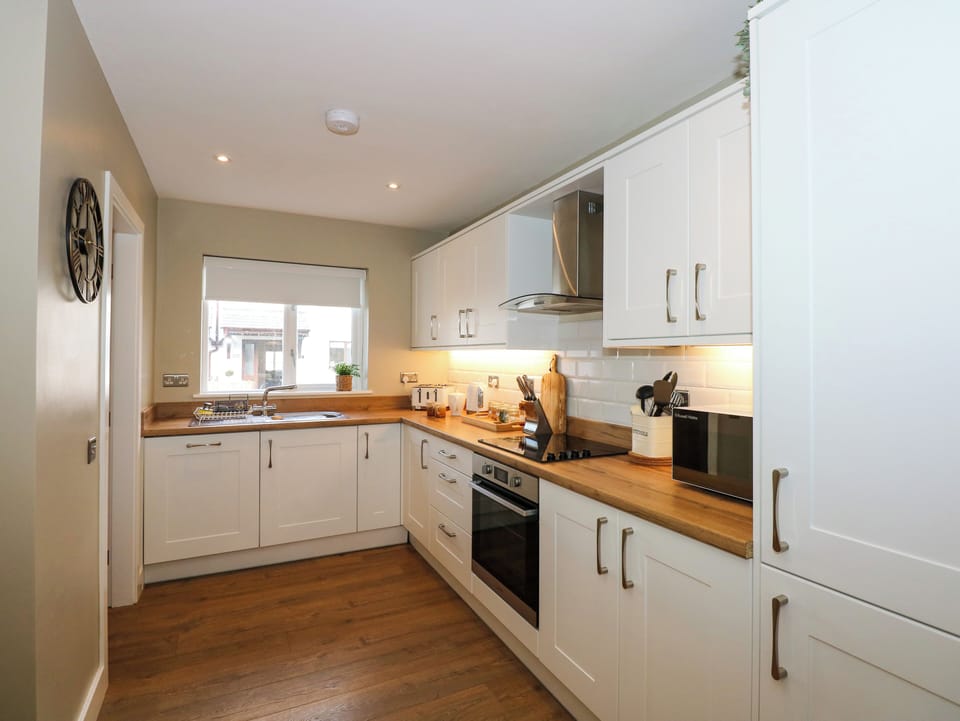 Fridge, microwave, dishwasher, toaster