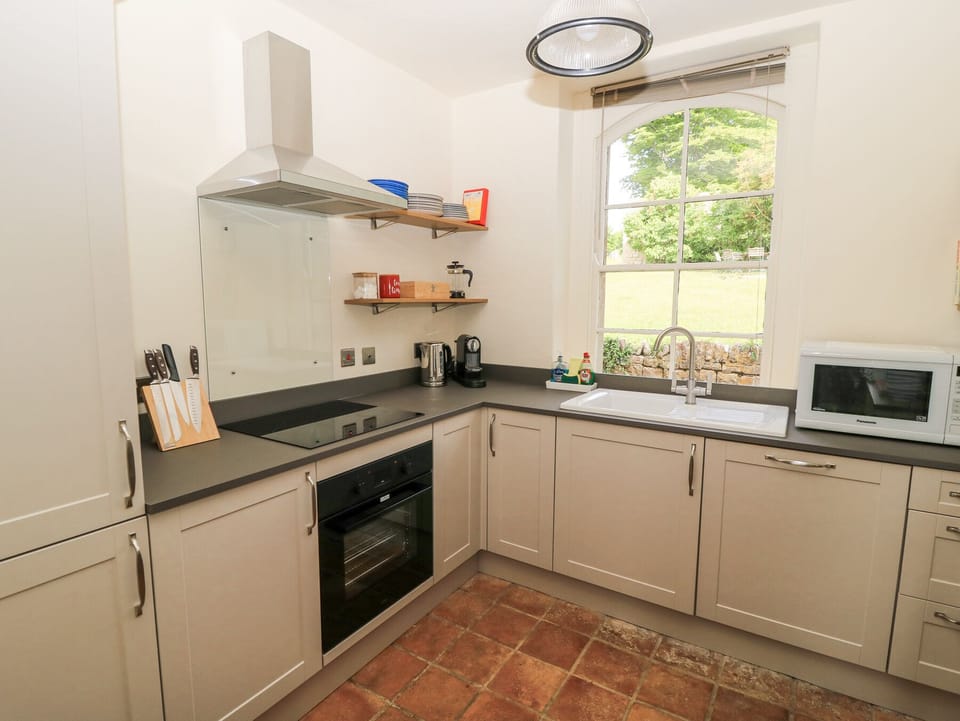 Cottage | Private kitchen | Fridge, dishwasher, electric kettle, toaster