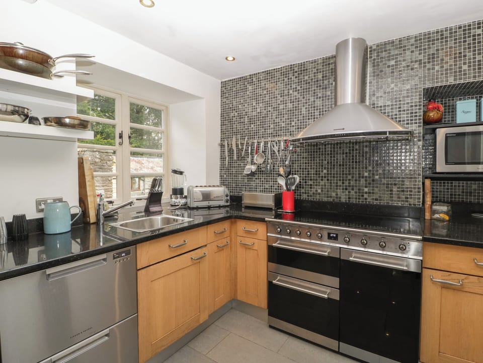 Fridge, dishwasher, electric kettle, toaster