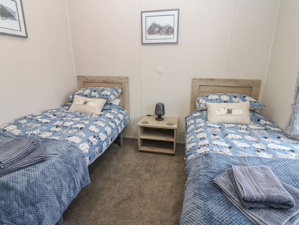 2 bedrooms, individually decorated, individually furnished, free WiFi