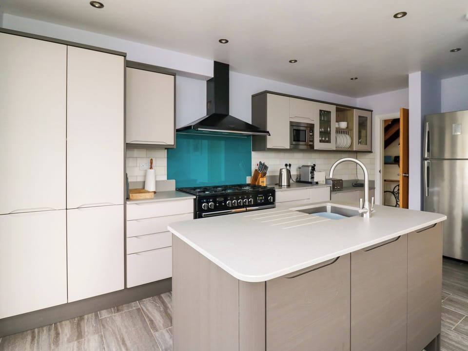 Fridge, dishwasher, electric kettle, toaster