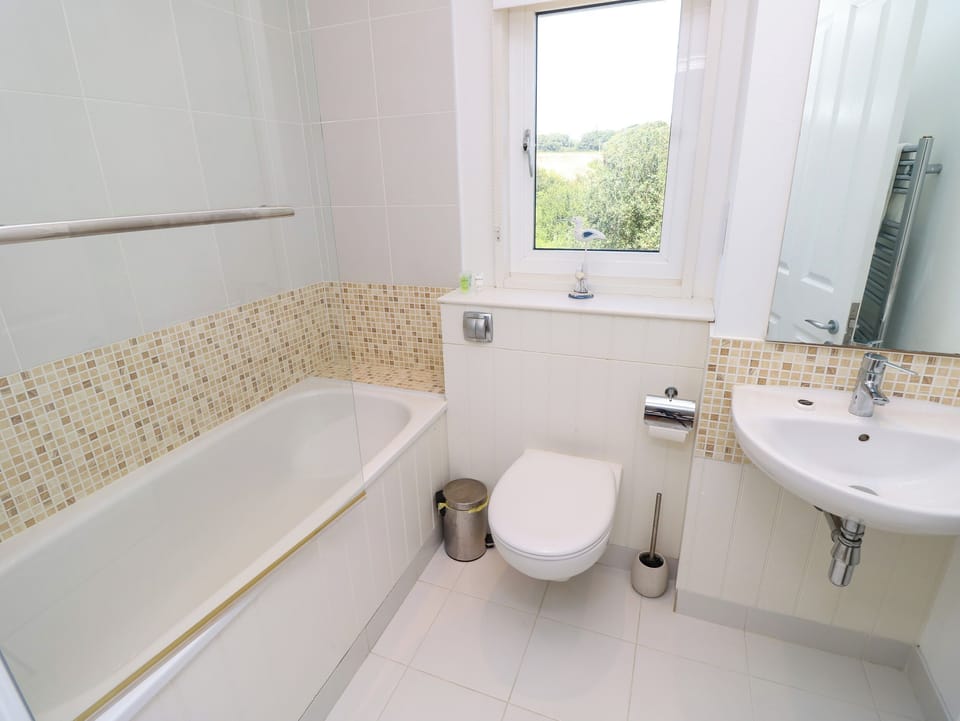Whitfield P10 Cottage in Freshwater