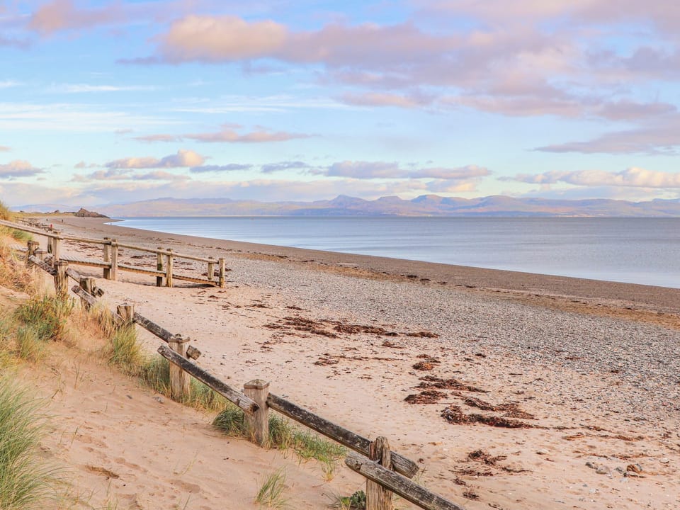 Harbourside Apartment Cottage in Pwllheli
