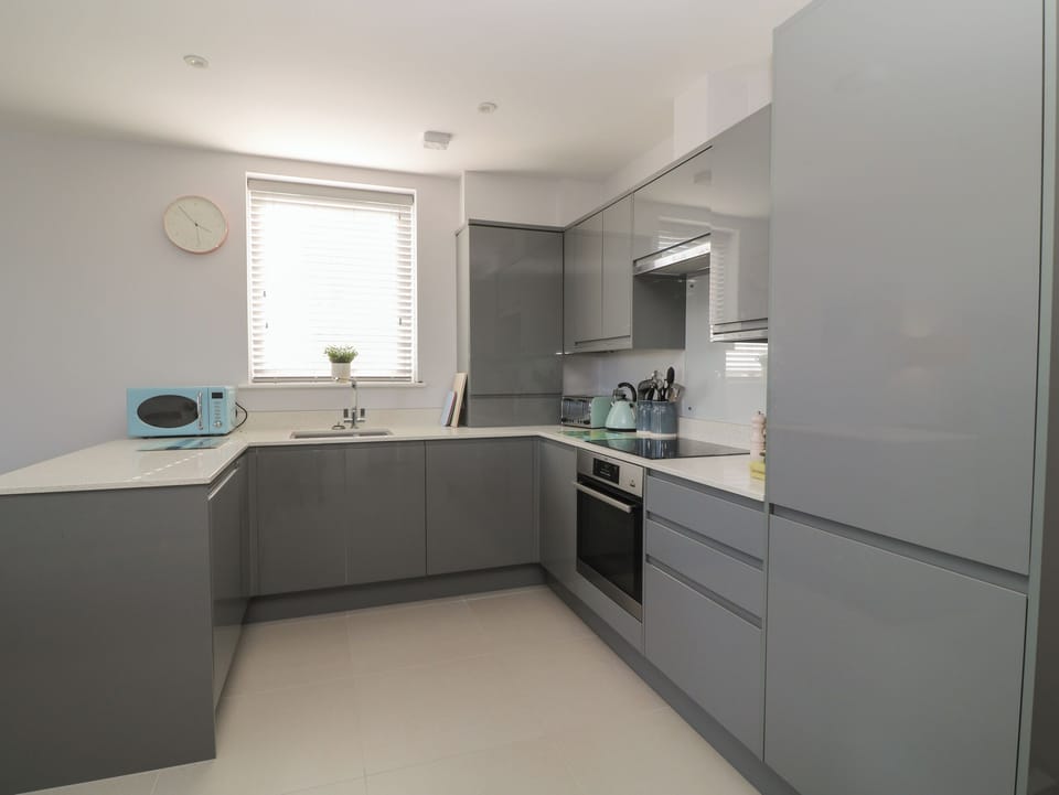 Fridge, dishwasher, electric kettle, toaster