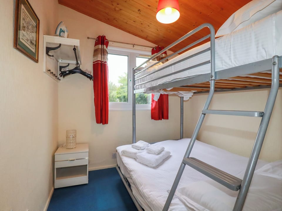 2 bedrooms, individually decorated, individually furnished, free WiFi