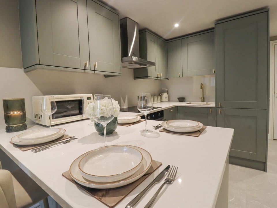 Fridge, dishwasher, electric kettle, toaster