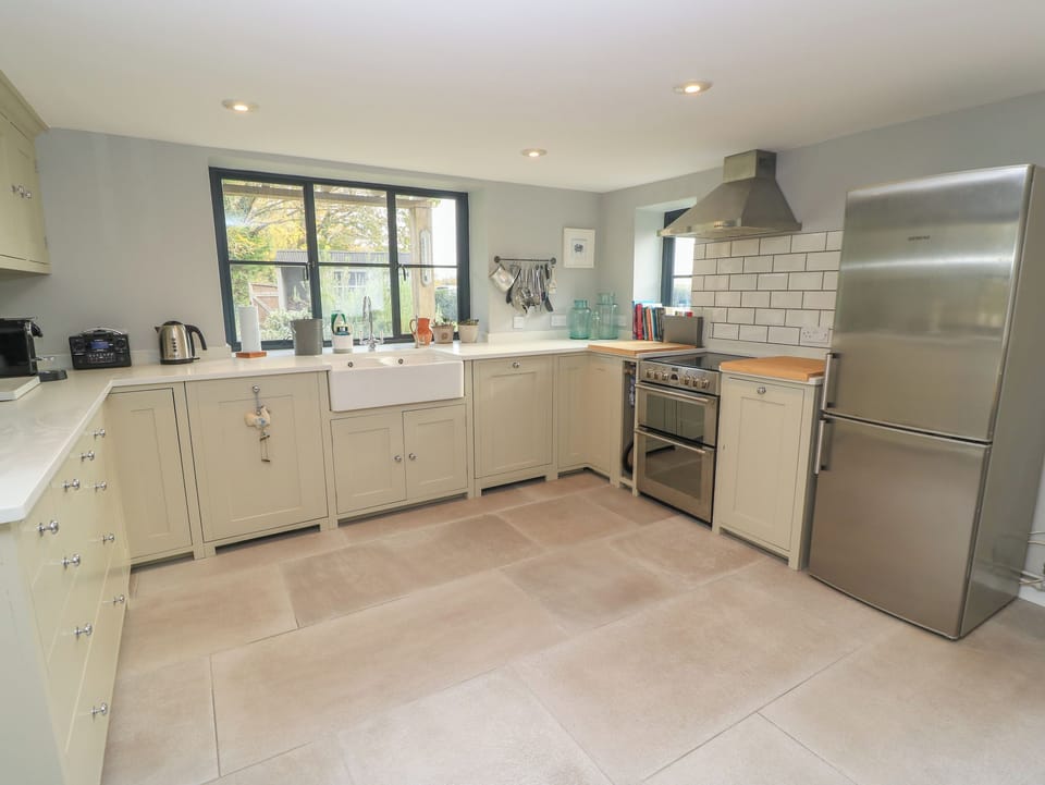 Fridge, dishwasher, electric kettle, toaster