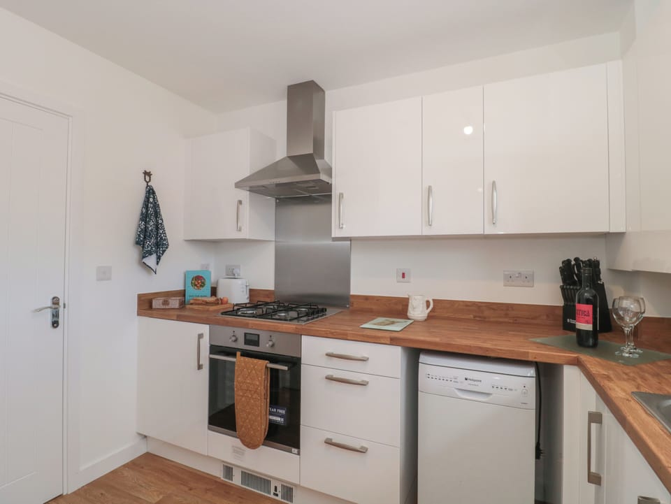 Fridge, dishwasher, electric kettle, toaster