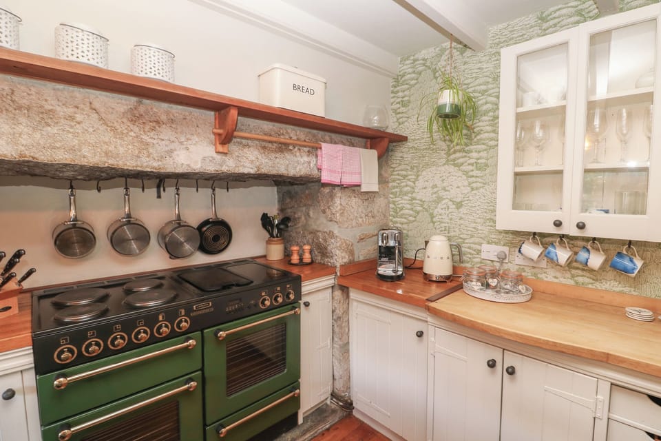 Fridge, dishwasher, electric kettle, cookware/dishes/utensils